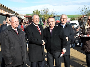 Vali Salihoğlu, Süleymanpaşa Süt Üreticileri Birliği’nin Hazırlamış Olduğu Programa Katıldı